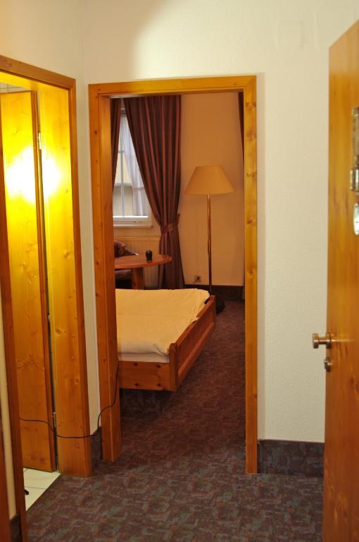 Gasthof Zum Kauzen Ochsenfurt Room photo